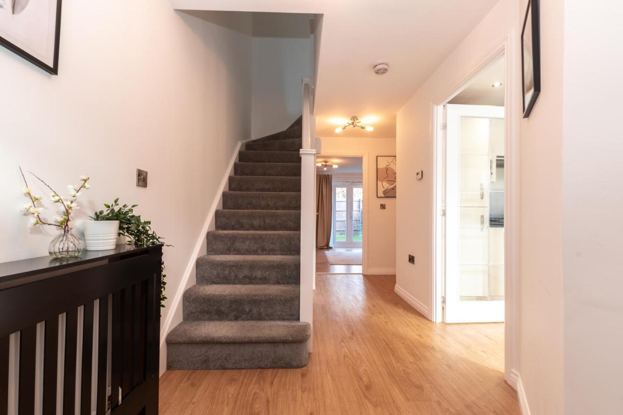 Cheerful 3 Bedroom House - Sleeps 7 Alwalton Extérieur photo