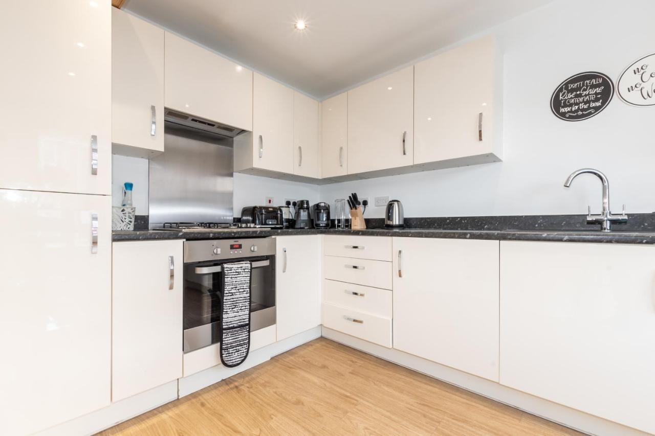 Cheerful 3 Bedroom House - Sleeps 7 Alwalton Extérieur photo
