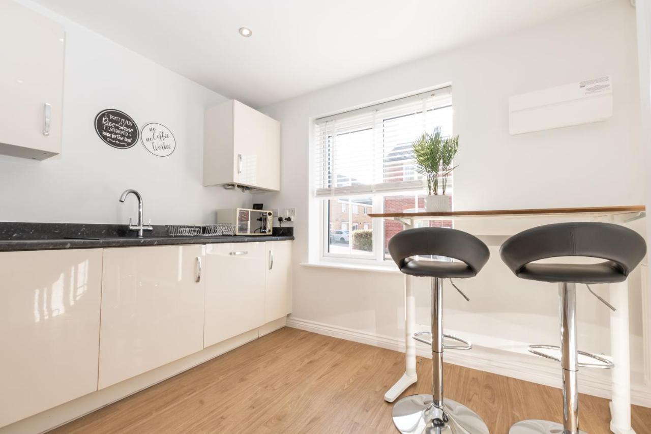Cheerful 3 Bedroom House - Sleeps 7 Alwalton Extérieur photo