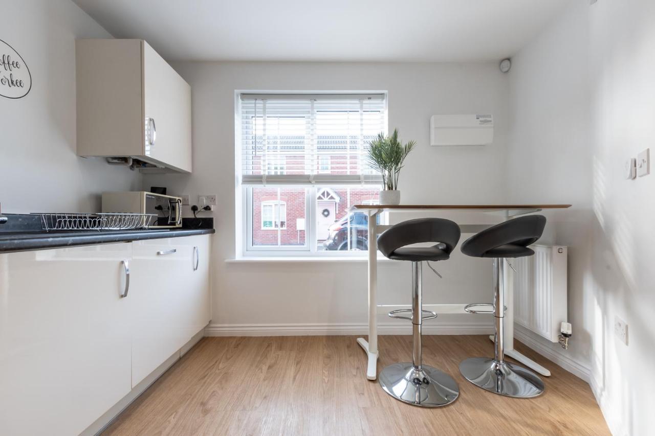 Cheerful 3 Bedroom House - Sleeps 7 Alwalton Extérieur photo