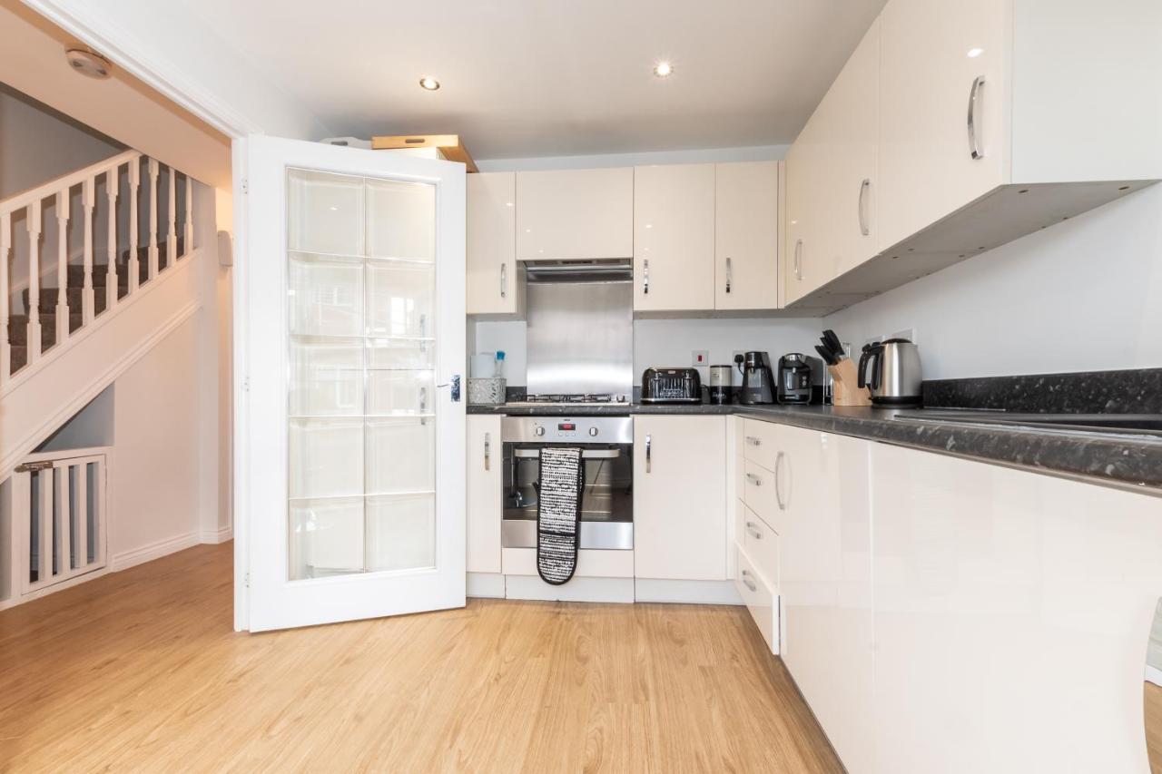 Cheerful 3 Bedroom House - Sleeps 7 Alwalton Extérieur photo